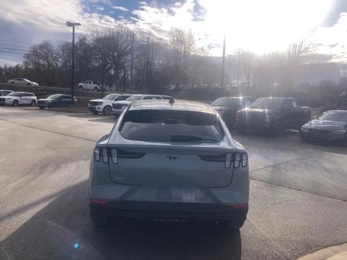 2024 Ford Mustang Mach-E SELECT