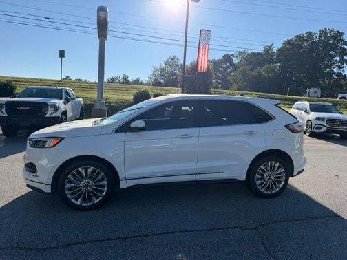 White Metallic 2022 Ford Edge Titanium