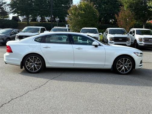2018 Volvo S90 T5 MOMENTUM