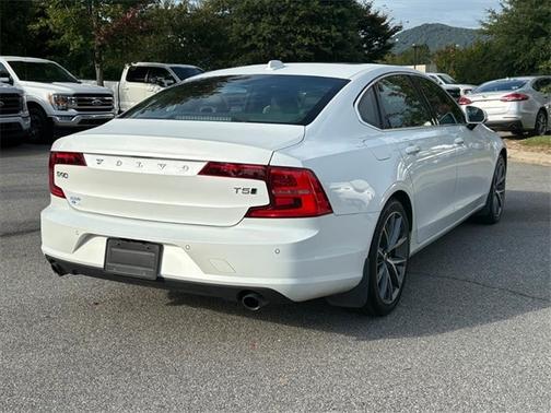 2018 Volvo S90 T5 MOMENTUM