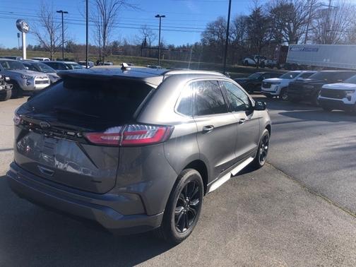 2023 Ford Edge SE