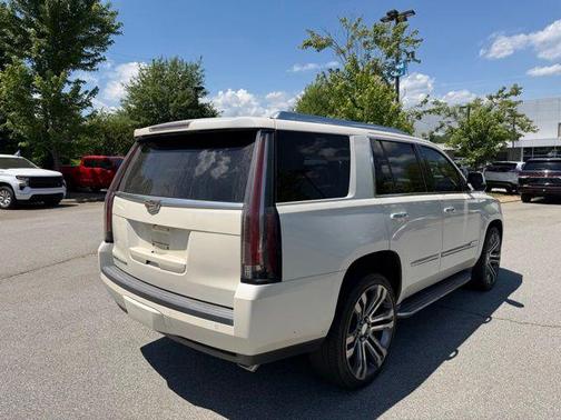 White Diamond Clearcoat 2015 Cadillac Escalade Luxury