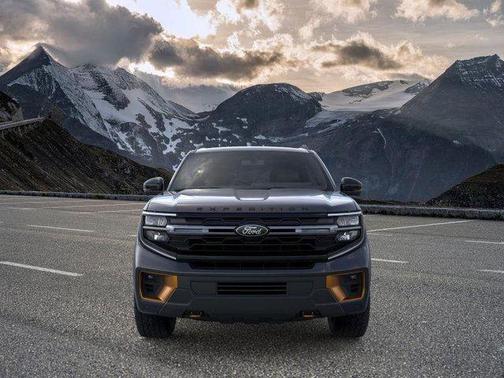 Agate Black Metallic 2026 Ford Expedition Tremor