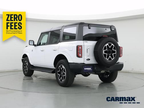 White 2025 Ford Bronco Outer Banks
