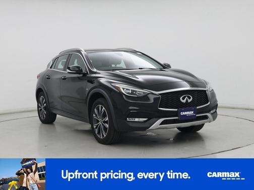 2017 INFINITI QX30 Premium