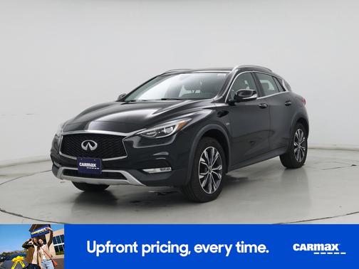 2017 INFINITI QX30 Premium