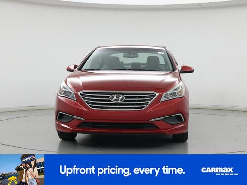 Red 2017 Hyundai SONATA SE