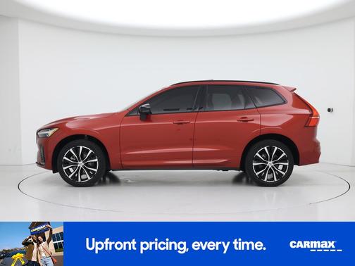 2023 Volvo XC60 B5 Plus Dark Theme