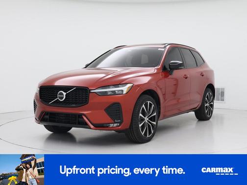 2023 Volvo XC60 B5 Plus Dark Theme