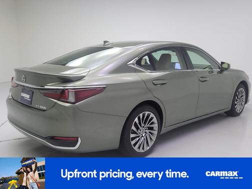 Green 2024 Lexus ES 300h Ultra Luxury