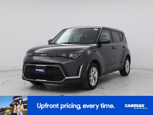 Gray 2023 Kia Soul LX