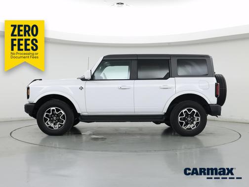 White 2025 Ford Bronco Outer Banks