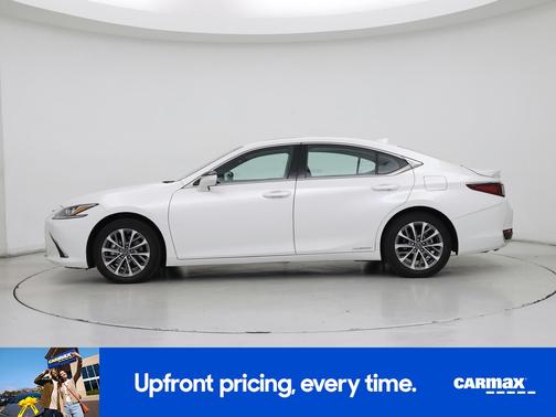 White 2022 Lexus ES 300h