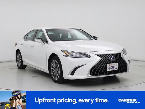White 2022 Lexus ES 300h