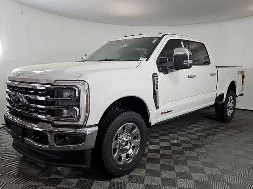 Star White Metallic Tri-Coat 2026 Ford F-350 Lariat
