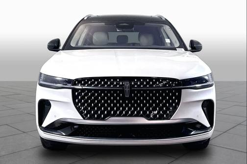 White Platinum Metallic Tri-Coat 2025 Lincoln Nautilus Reserve