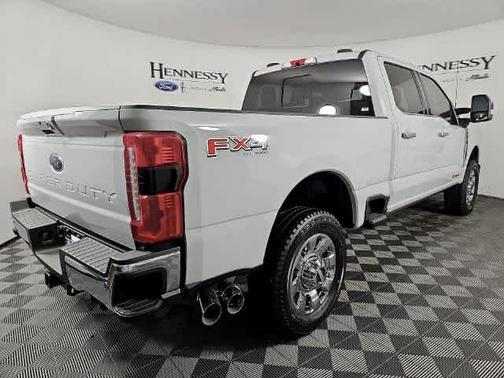 Avalanche 2026 Ford F-350 Lariat