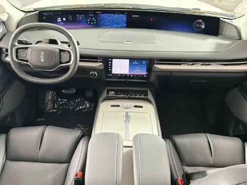 Pristine White Metallic Tri-Coat 2027 Lincoln Navigator Reserve