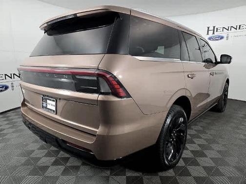 Sunrise Copper Metallic Pearlcoat 2026 Lincoln Navigator Black Label