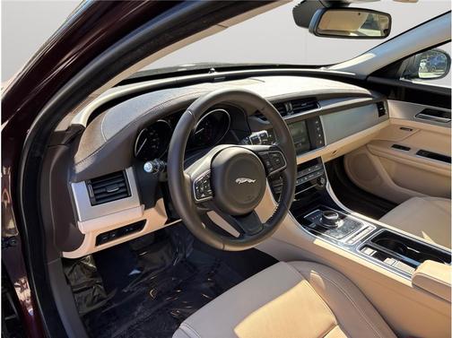 2018 Jaguar XF 25t Premium