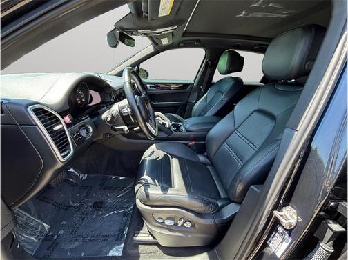 Blue 2020 Porsche Cayenne Cayenne