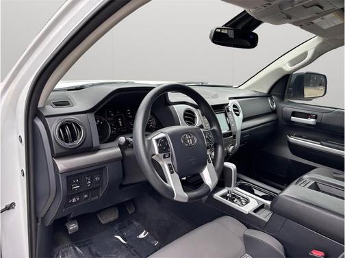 Super White 2018 Toyota Tundra SR5