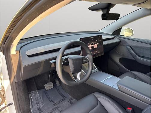 2026 Tesla Model Y Premium Rear-Wheel Drive