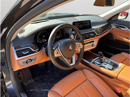 2021 BMW 740 xDrive