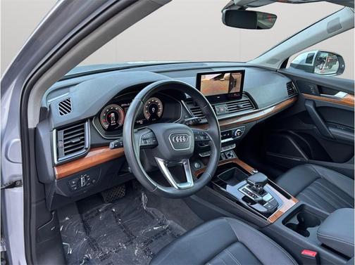 2023 Audi Q5 40 Premium Plus