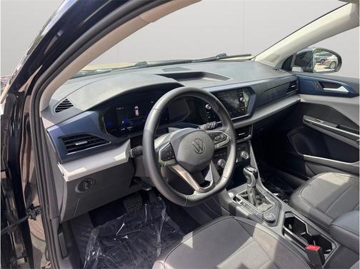 Deep Black Pearl 2022 Volkswagen Taos 1.5T SE