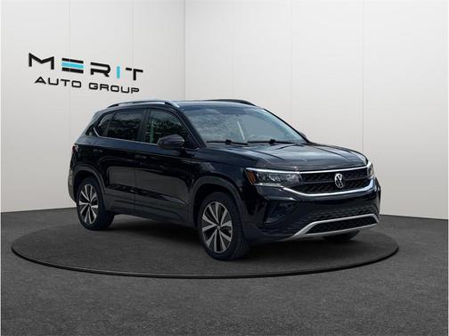 Deep Black Pearl 2022 Volkswagen Taos 1.5T SE
