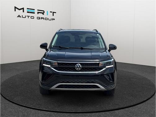 Deep Black Pearl 2022 Volkswagen Taos 1.5T SE
