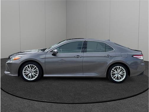 2018 Toyota Camry Hybrid XLE