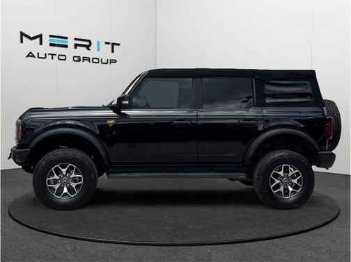 SHADOW BLACK 2023 Ford Bronco Badlands