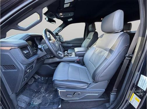 2022 Ford F-150 Lightning LARIAT