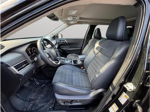 2022 Mitsubishi Outlander SE