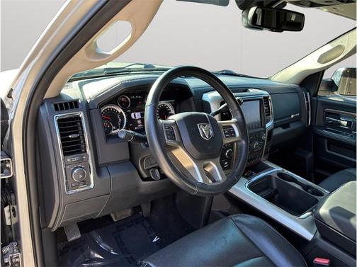 2017 RAM 2500 Laramie Crew Cab 4x4 6'4' Box