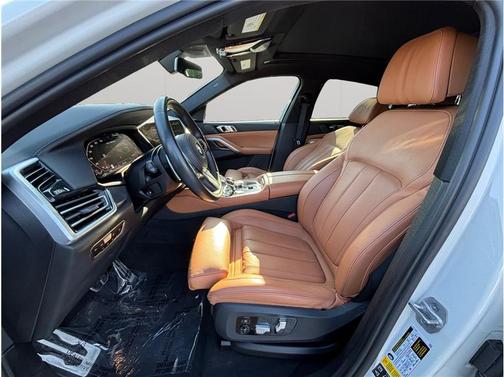 2021 BMW X6 M50i