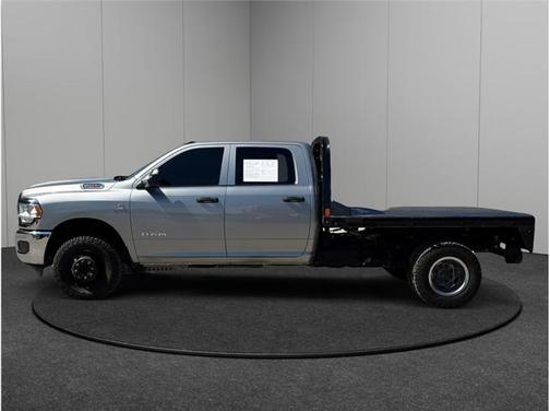 2022 RAM 3500 Tradesman Crew Cab 4x4 8' Box