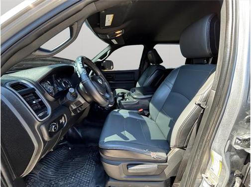 2022 RAM 3500 Tradesman Crew Cab 4x4 8' Box