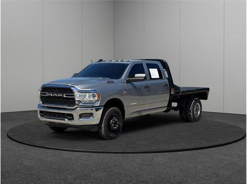 2022 RAM 3500 Tradesman Crew Cab 4x4 8' Box