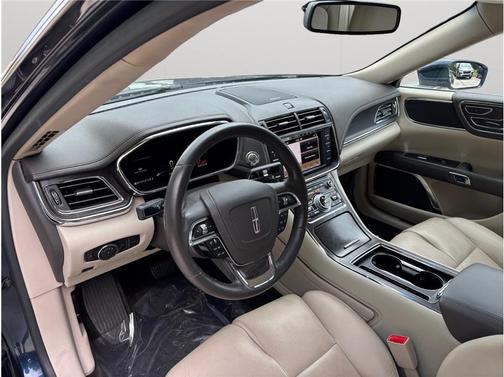 2017 Lincoln Continental Select