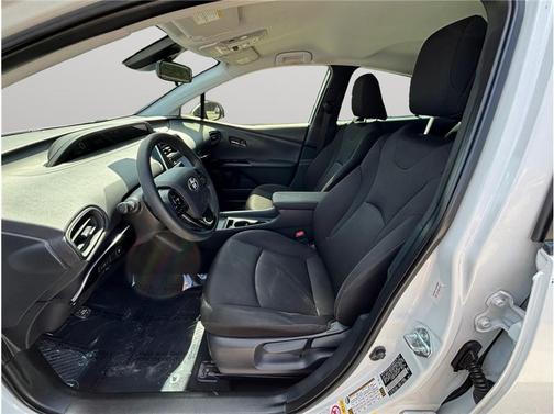 2021 Toyota Prius L