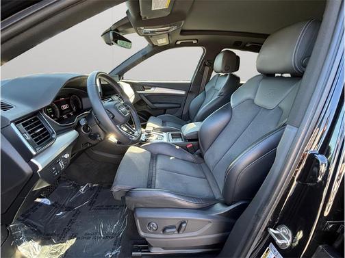 Mythos Black Metallic 2022 Audi Q5 55 S line Prestige