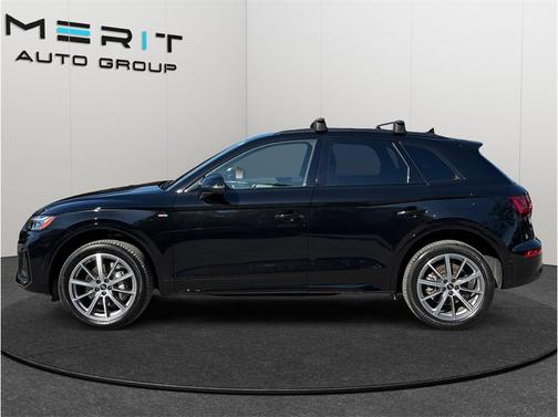 Mythos Black Metallic 2022 Audi Q5 55 S line Prestige