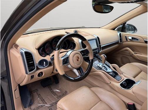 2016 Porsche Cayenne Base