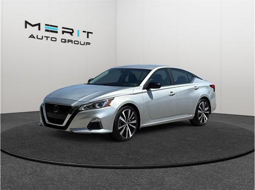 Brilliant Silver Metallic 2020 Nissan Altima SR FWD