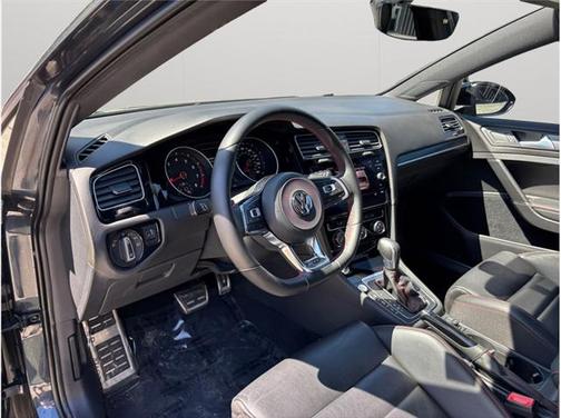 2021 Volkswagen Golf GTI 2.0T SE DSG