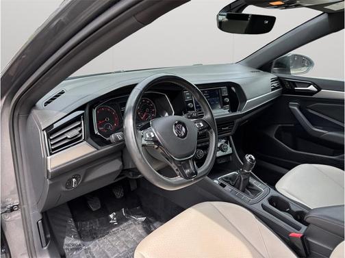 Platinum Gray Metallic 2021 Volkswagen Jetta 1.4T R-Line
