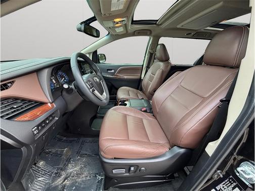 2017 Toyota Sienna Limited Premium
